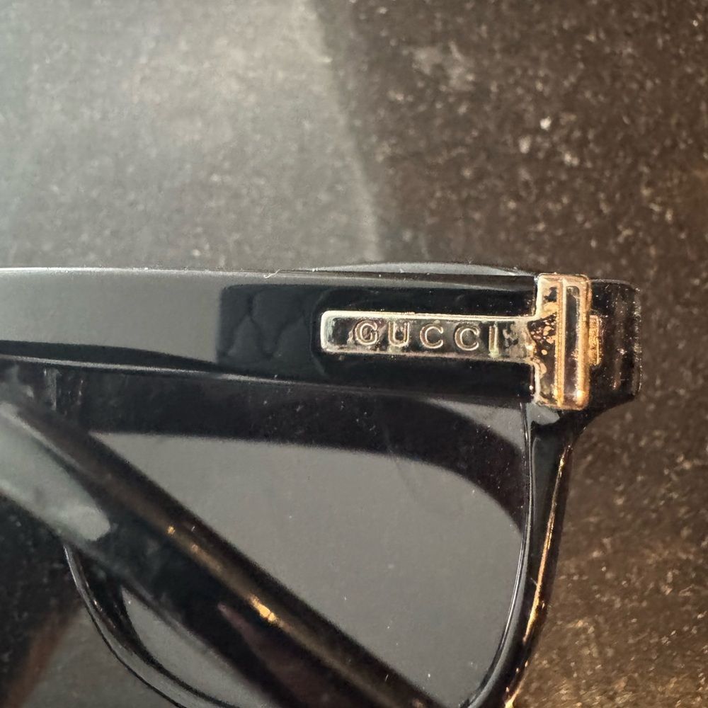 Gucci Black Frame Sunglasses - Picture 2 of 3